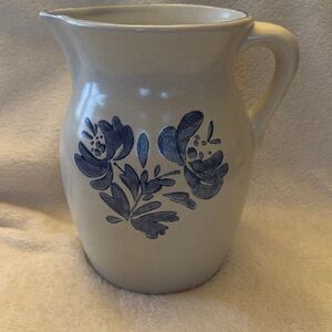 PFALTZGRAFF YORKTOWNE STONEWARE DRINK PITCHER VINTAGE